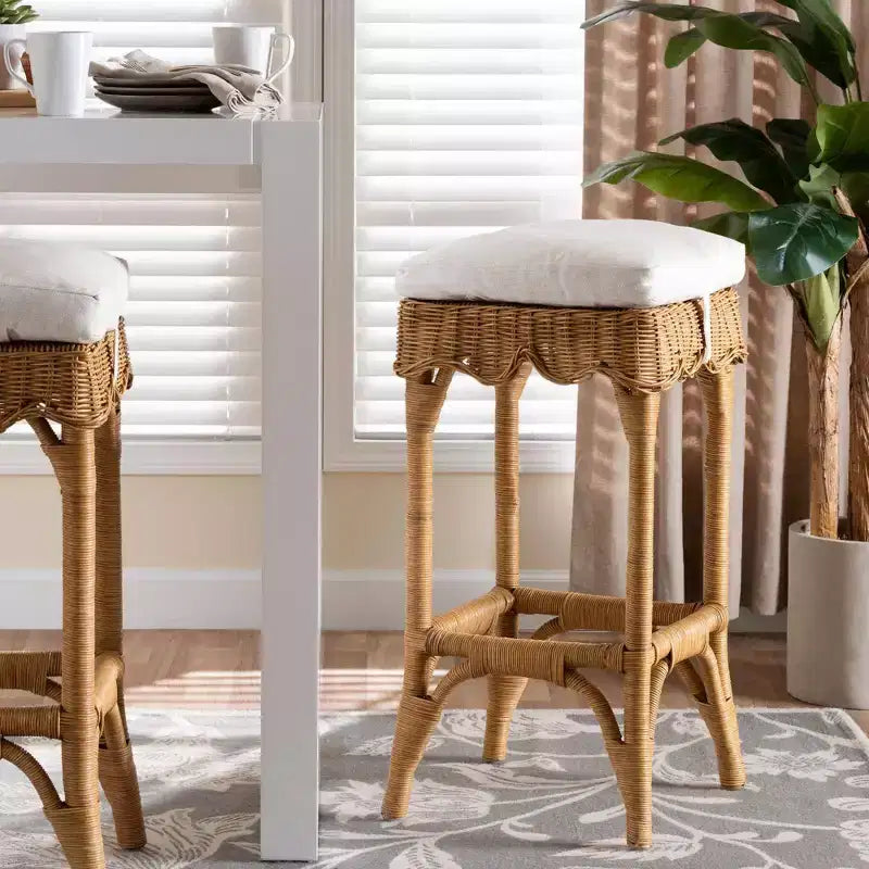 Sgabello da Bar in Rattan con Capesante Colore Miele/Bianco, Sedile Singolo