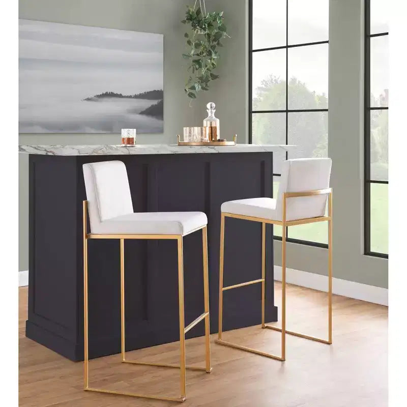 Sgabello da bar con schienale medio in velluto bianco, struttura in metallo dorato, set da 3