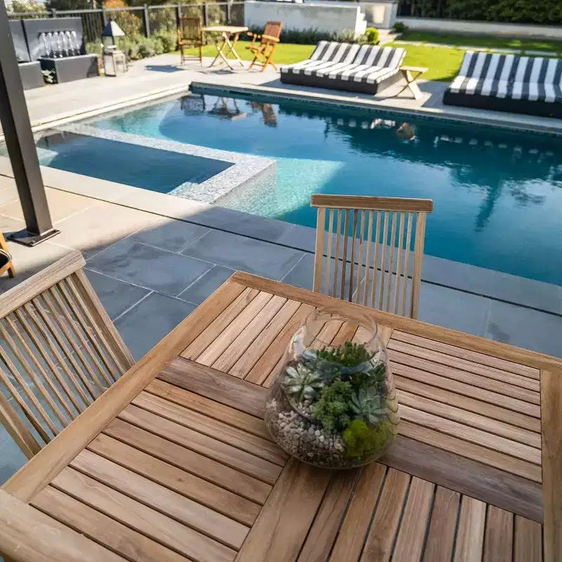 Tavolo da pranzo quadrato beige in teak per esterni per 4 persone